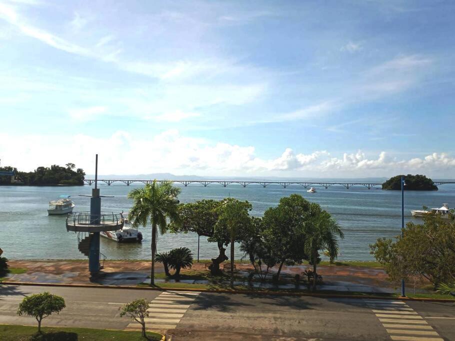 Indy'S Best Bay Frontview In Samana. Eksteriør billede